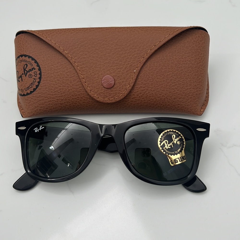 RayBan Wayfarer original sunglasses 🕶️